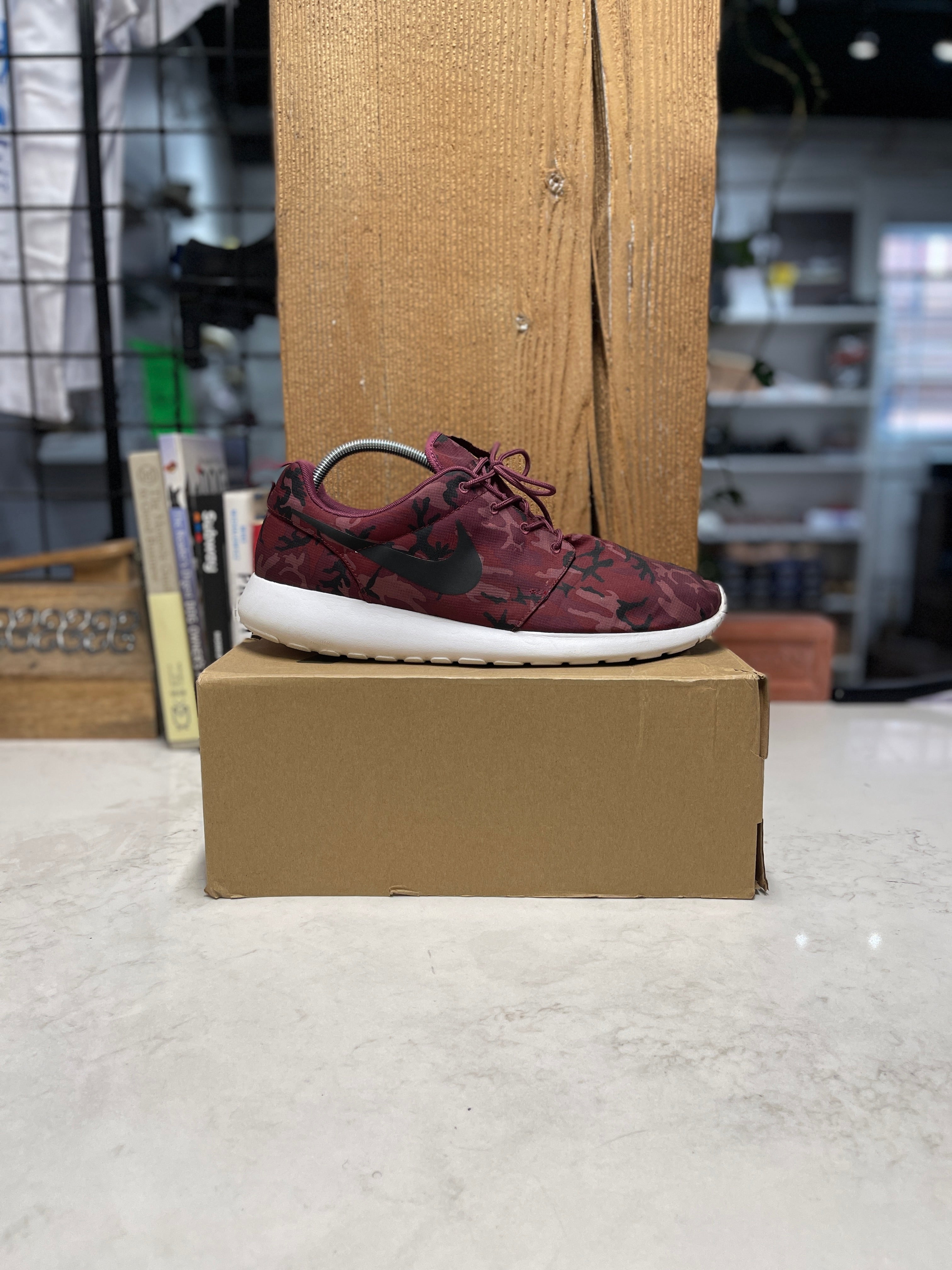 Nike roshe sales size 14